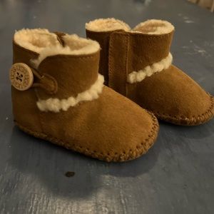 Baby Uggs (Size 0/1)